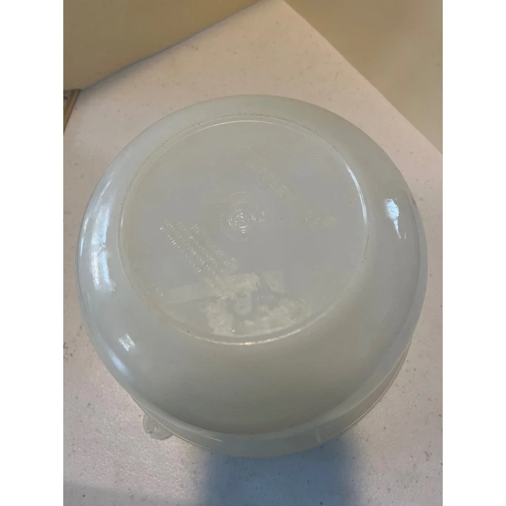 Vintage Tupperware Wonderlier Bowl 7 Inch Translucent White with Lid 8 cup #271